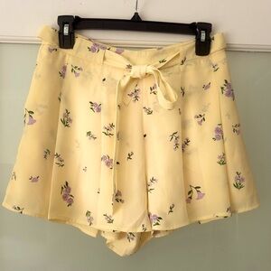 Sunday Best Skort in Pastel YellowOrchid